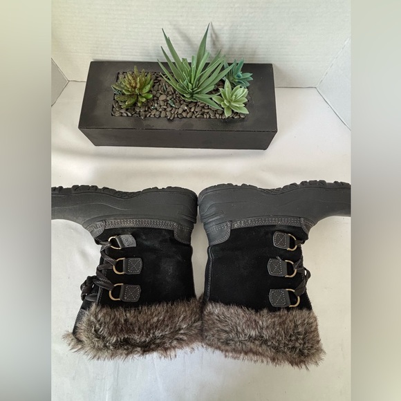 NWOT KHOMBU BLACK WOMENS “SLOPE” SNOW BOOTS SUEDE WITH FAUX FUR COLLAR TRIM SZ 8 - Picture 3 of 11